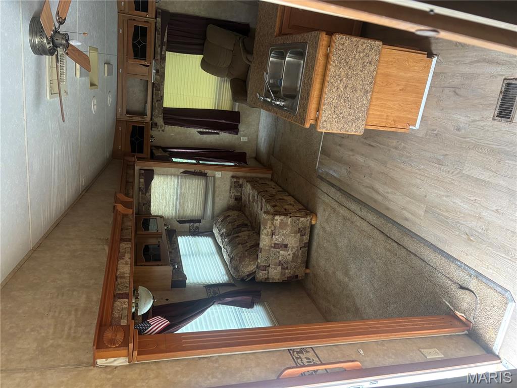 Goose  Creek Sub 27 - Land