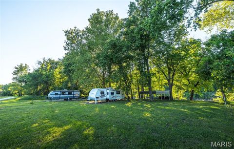 Tiny photo for 2 Gasconade Getaway, Vienna, MO 65582 (MLS # 26030967)