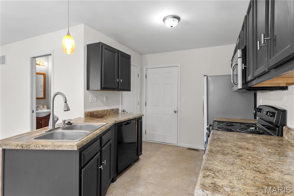 Villas At Stone Ridge Canyon - Residential