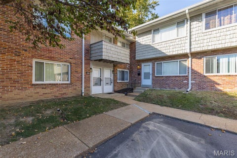 Photo of 10821 Carroll Wood Way, St Louis, MO 63128 (MLS # 26068103)
