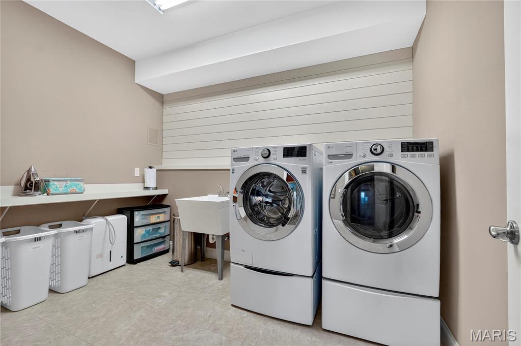 Tapawingo On The Green - Residential