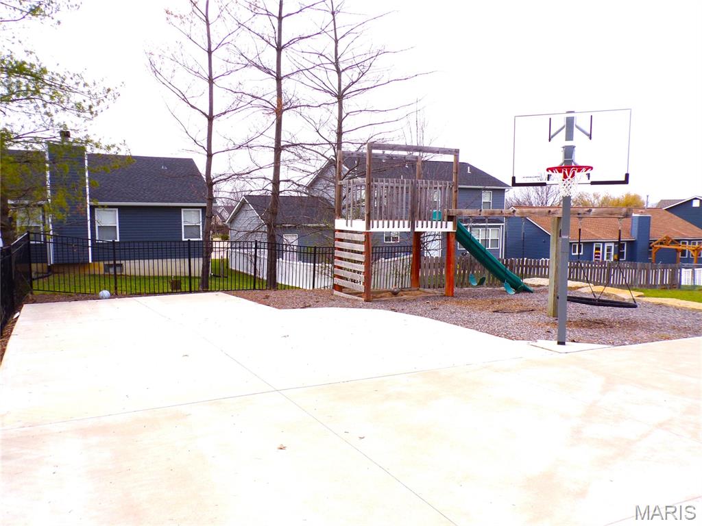 Fox Run #3 - Residential