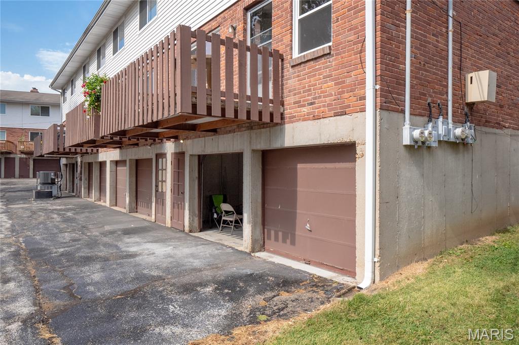 Four Seasons - Residential Lease