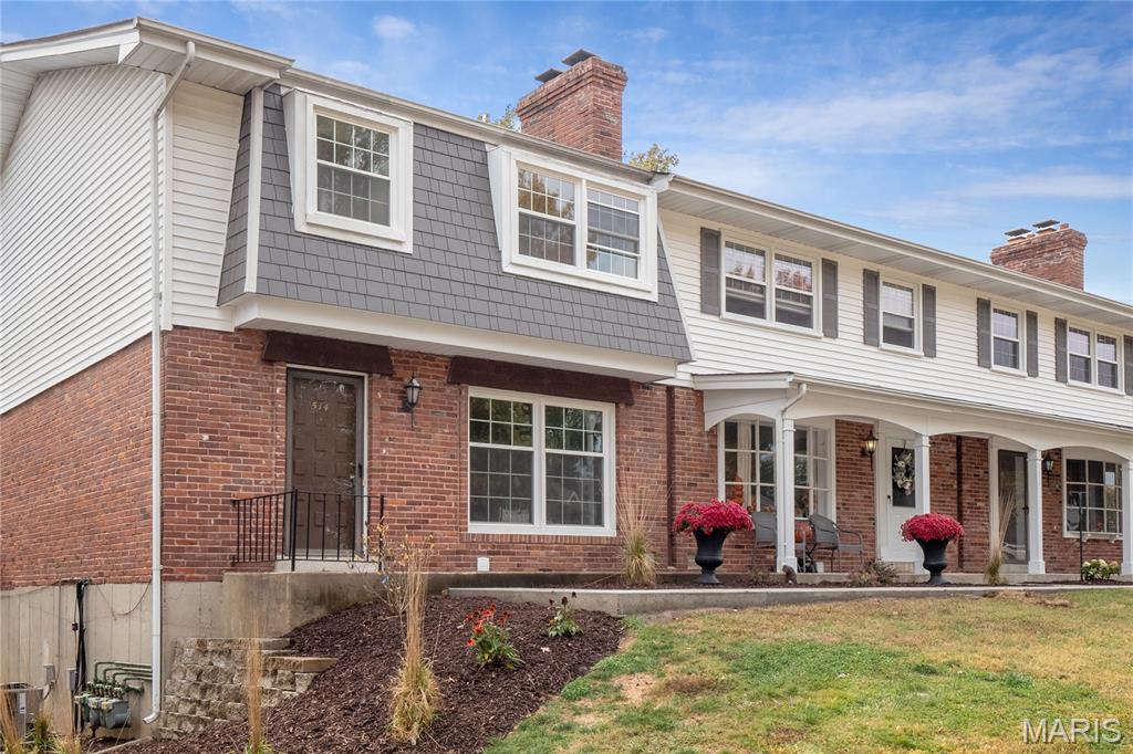 Four Seasons - Residential Lease