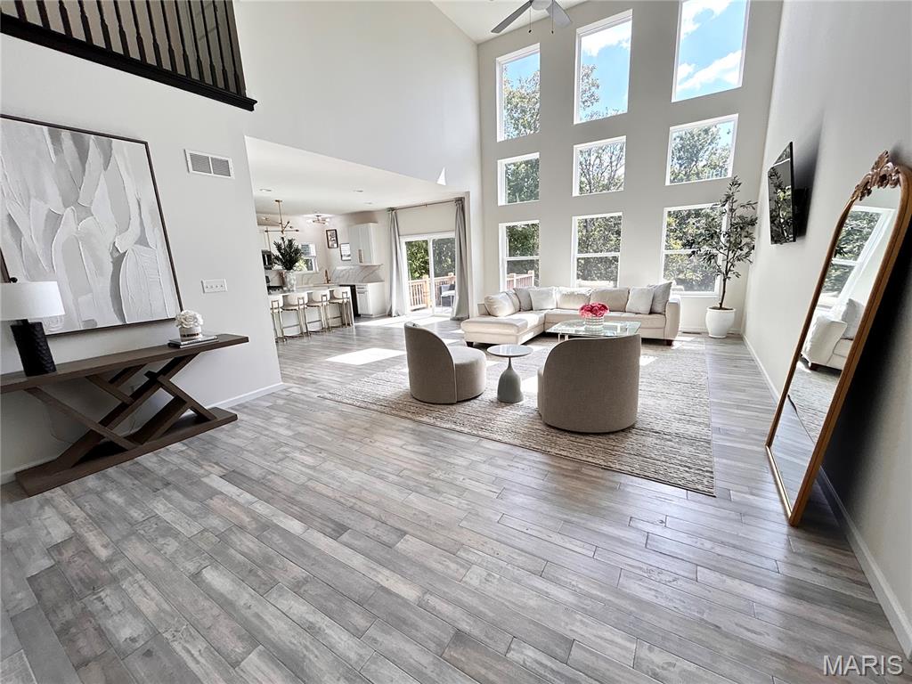 St Louis, Missouri 63129, United States, 4 Bedrooms Bedrooms, ,4 BathroomsBathrooms,Residential,Active,221840