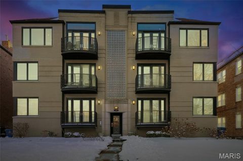 7524 Cromwell 3 PH Clayton MO 63105
