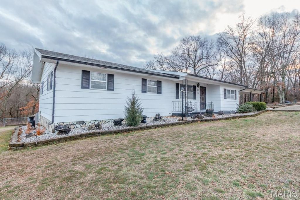 Photo of 19110 Glade Springs Road, Lebanon, MO 65536 (MLS # 26012658)