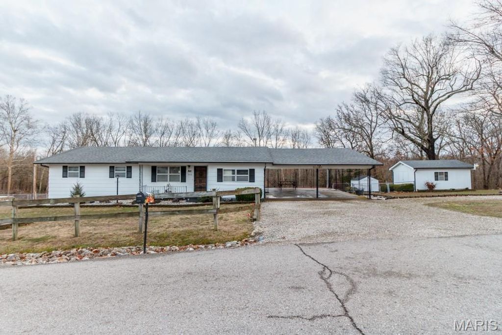Photo of 19110 Glade Springs Road, Lebanon, MO 65536 (MLS # 26012658)