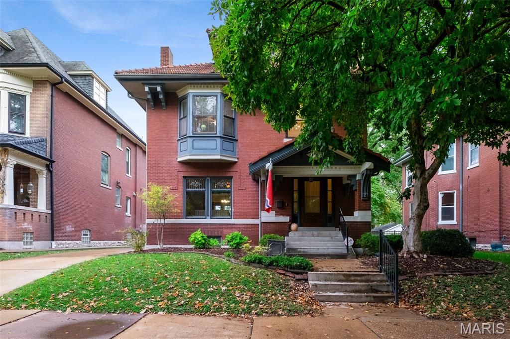 Photo of 4022 Flora Place, St Louis, MO 63110 (MLS # 25073110)