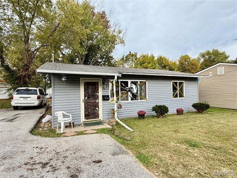 Tiny photo for 311 McKinley Avenue, Warrenton, MO 63383 (MLS # 26068872)