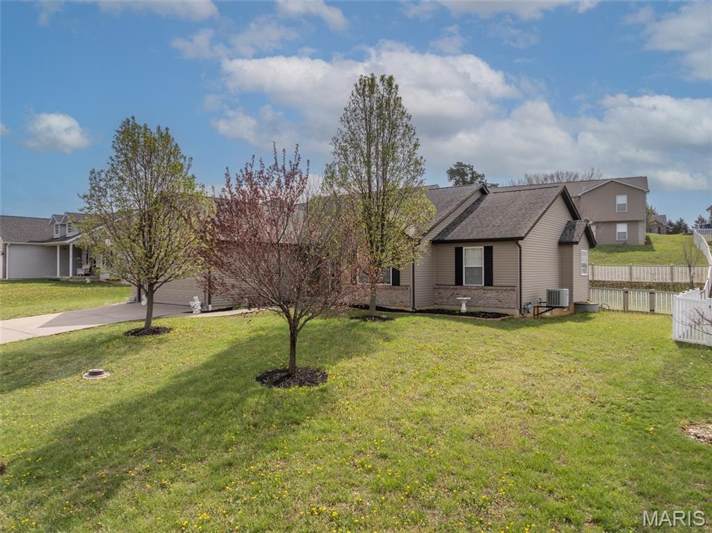 Photo of 299 Rockport Drive, Troy, MO 63379 (MLS # 26011688)