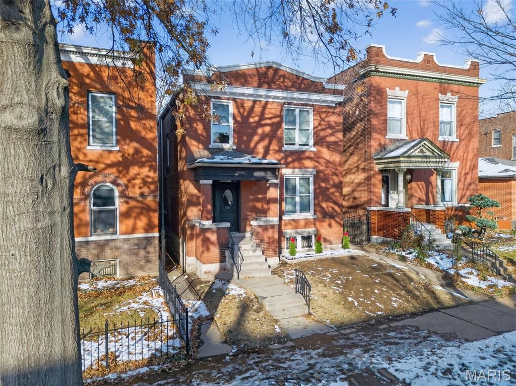 Photo of 3833 McDonald Avenue, St Louis, MO 63116 (MLS # 25079635)