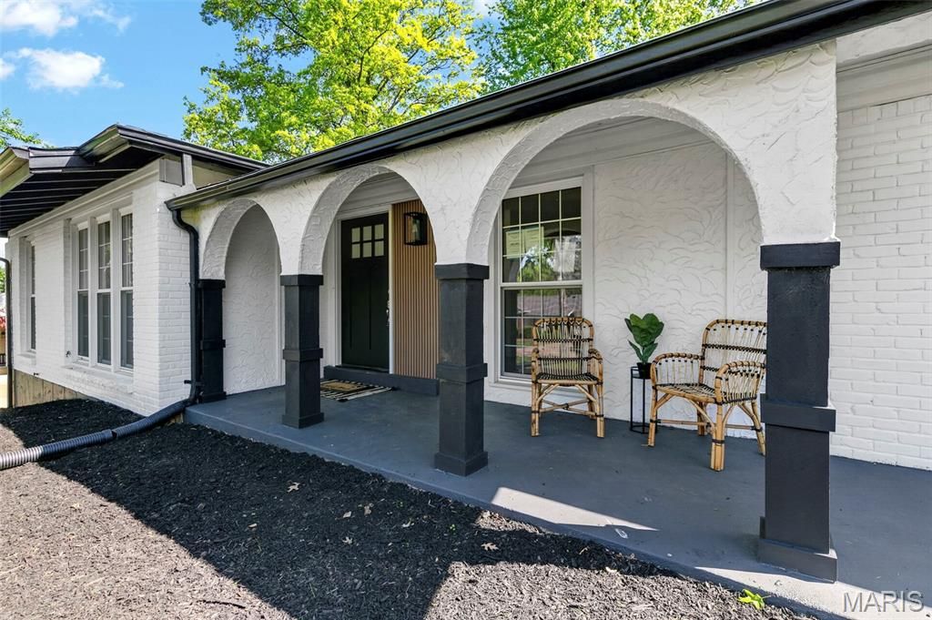 Photo of 11840 Gold Leaf Drive, Maryland Heights, MO 63146 (MLS # 26024321)