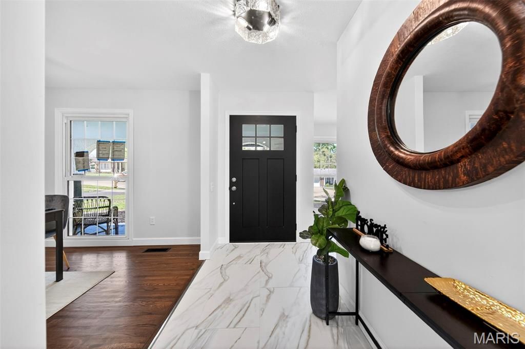 Photo of 11840 Gold Leaf Drive, Maryland Heights, MO 63146 (MLS # 26024321)