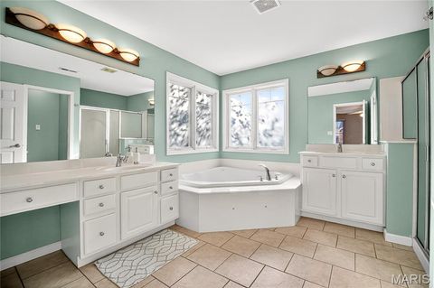 Tiny photo for 811 Wheaton Way, Creve Coeur, MO 63141 (MLS # 25074702)