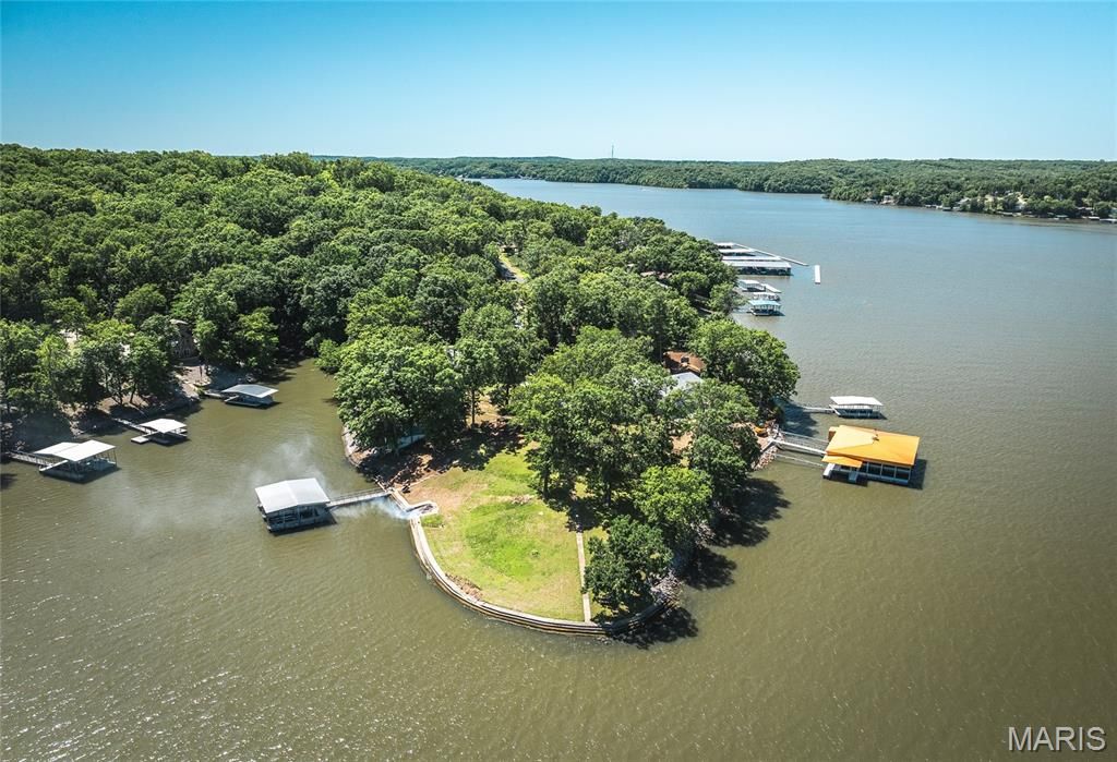 Photo of 2471 Mohawk Lane, Osage Beach, MO 65065 (MLS # 26011898)