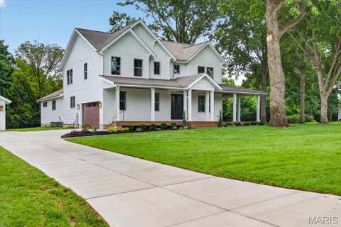 Photo of 12 Beacon Hill Lane, Creve Coeur, MO 63141 (MLS # 26048814)