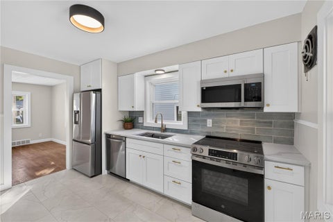 Tiny photo for 925 N Geyer Road, Kirkwood, MO 63122 (MLS # 26066050)