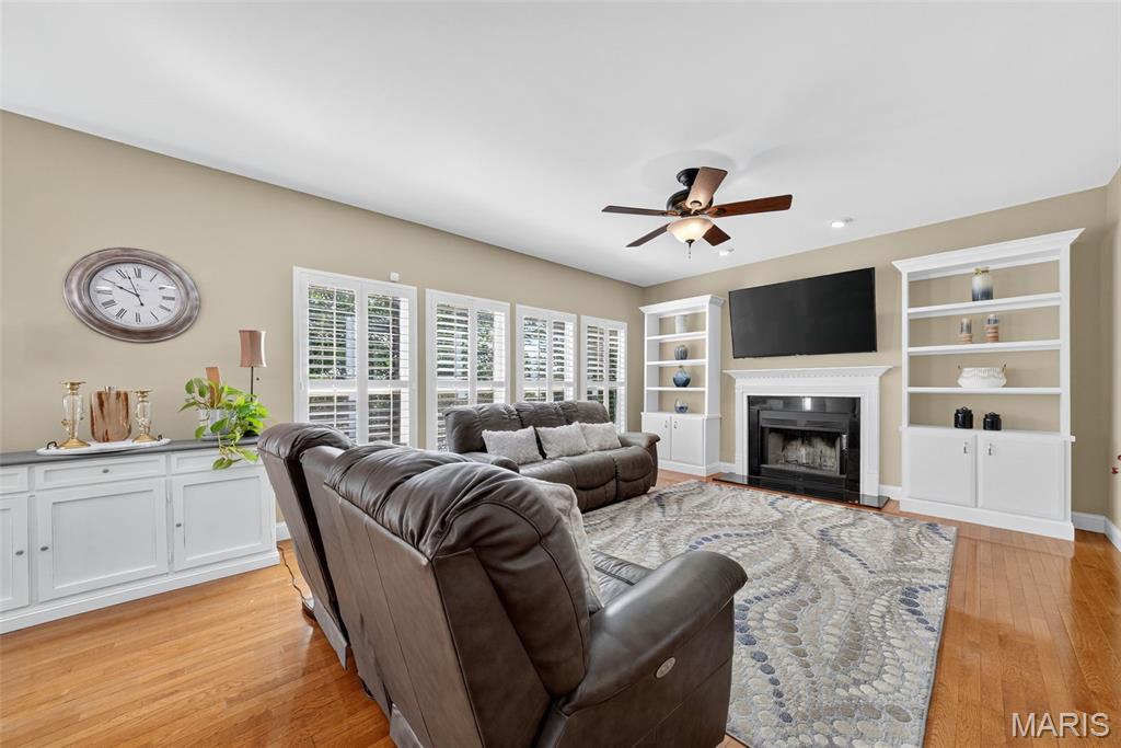 Wentzville, Missouri 63385, United States, 4 Bedrooms Bedrooms, ,4 BathroomsBathrooms,Residential,Active,171115