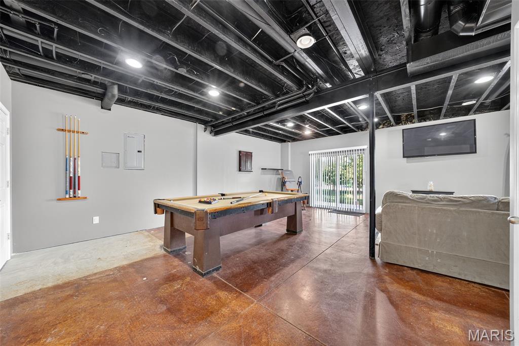 Wentzville, Missouri 63385, United States, 4 Bedrooms Bedrooms, ,4 BathroomsBathrooms,Residential,Active,171115