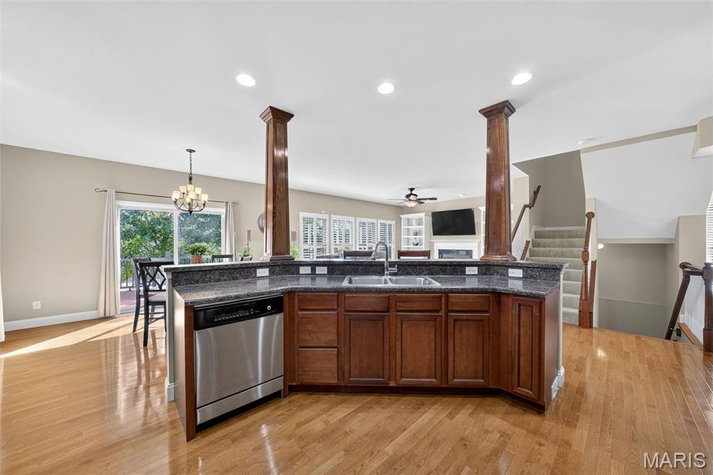 Wentzville, Missouri 63385, United States, 4 Bedrooms Bedrooms, ,4 BathroomsBathrooms,Residential,Active,171115