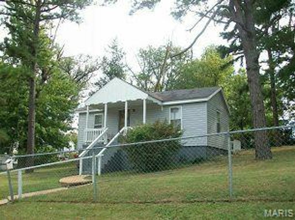 Photo of 211 W Fite Street, Park Hills, MO 63601 (MLS # 25080117)