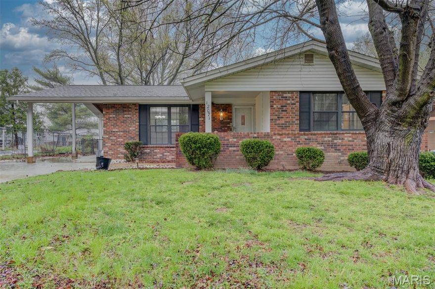 Spacious and inviting, this over 2,000 sq. ft. four-bedroom ranch offers comfortable main-level living in a quiet, desirable Maryland Heights neighborhood. The home features beautiful hickory hardwood flooring along with some original hardwoods, complemented by a classic brick front that adds timeless curb appeal. 
The kitchen is equipped with oak cabinetry, a built-in oven, and a gas cooktop, and provides easy access to the patio—perfect for outdoor dining and enjoying the large, fenced backyard. A generously sized breakfast/dining room adds to the home’s functionality. With a total of three bathrooms, this home offers plenty of space for family and guests. The finished lower level expands your living area with a full family room, bar area, fireplace, and walkout access. There’s also a workshop and abundant storage space, making it ideal for hobbies, entertaining, or relaxing. Conveniently located near schools, Highway 270, churches, and Creve Coeur Park, this home combines space, comfort, and accessibility. 
Please note: Only special sale contracts will be considered. The property is being sold as-is, with no repairs to be made by the seller.