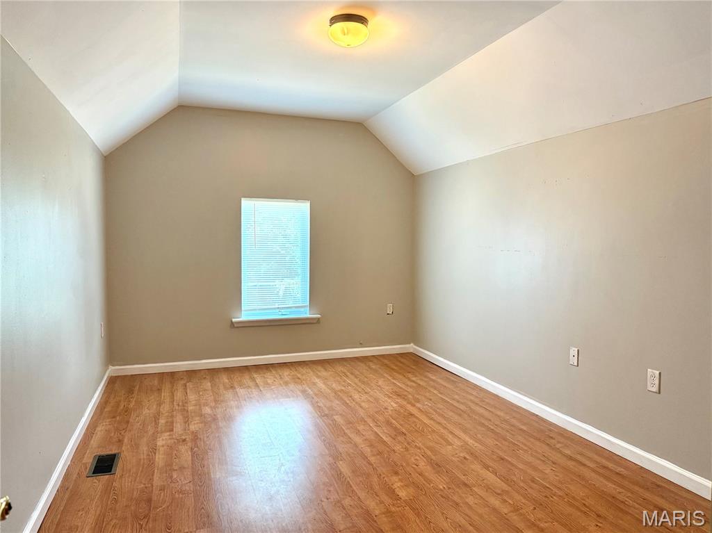 St Louis, Missouri 63106, United States, 3 Bedrooms Bedrooms, ,2 BathroomsBathrooms,Residential,Pending,201461