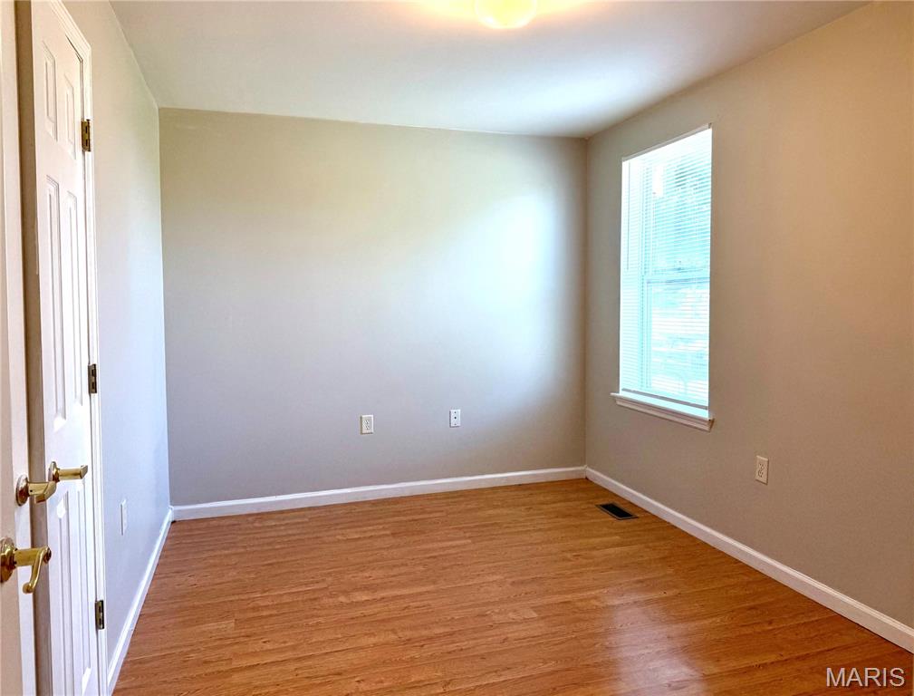 St Louis, Missouri 63106, United States, 3 Bedrooms Bedrooms, ,2 BathroomsBathrooms,Residential,Pending,201461