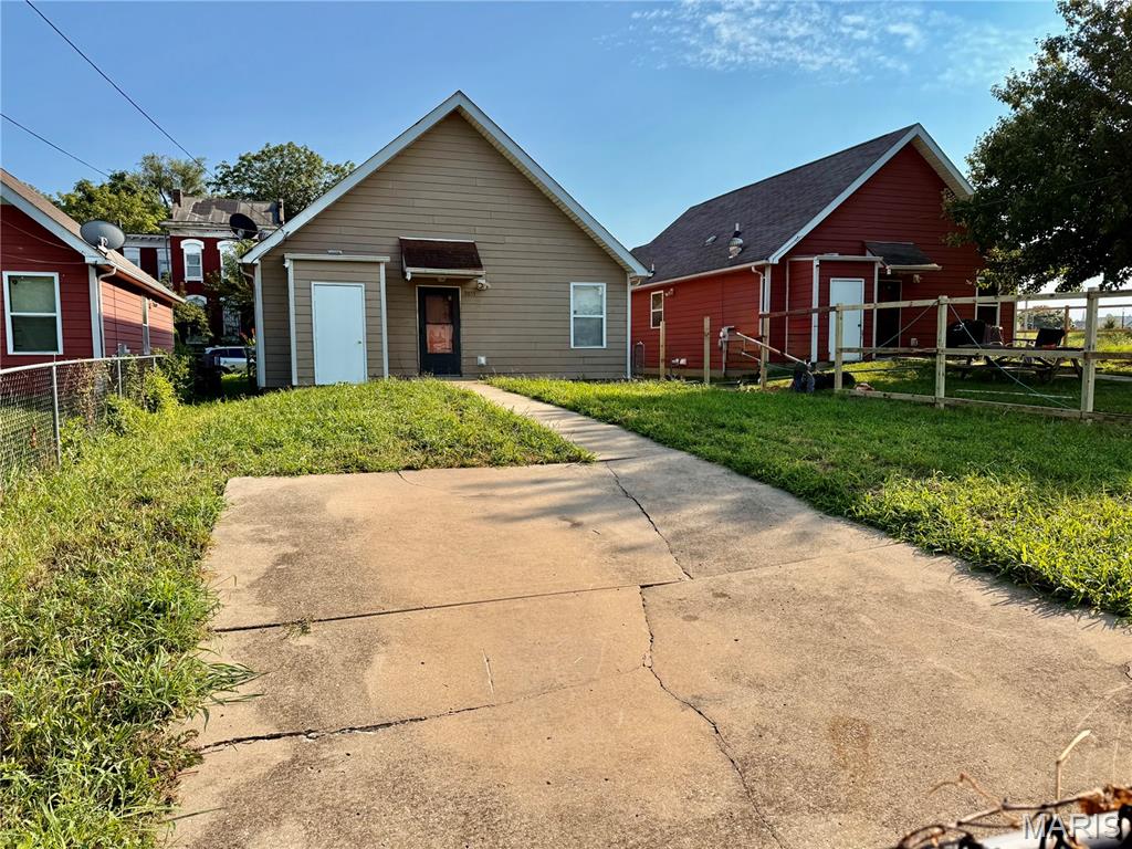 St Louis, Missouri 63106, United States, 3 Bedrooms Bedrooms, ,2 BathroomsBathrooms,Residential,Pending,201461