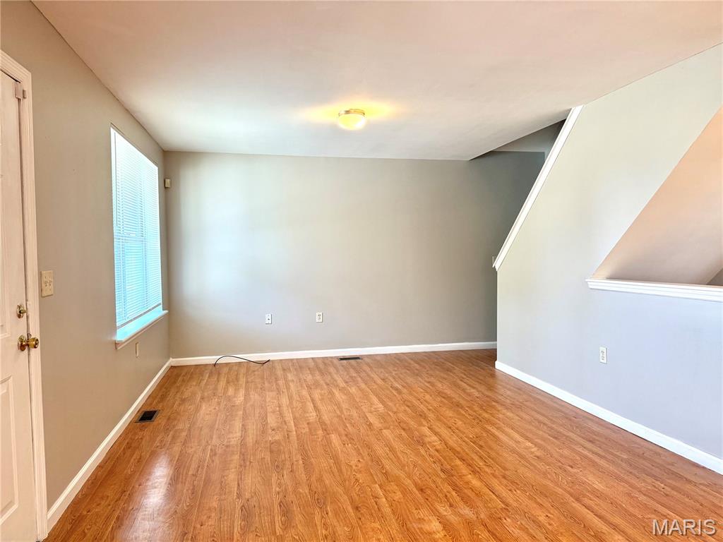 St Louis, Missouri 63106, United States, 3 Bedrooms Bedrooms, ,2 BathroomsBathrooms,Residential,Pending,201461