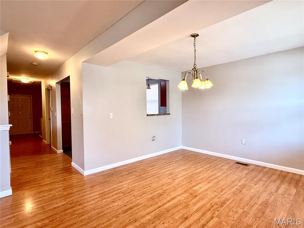 St Louis, Missouri 63106, United States, 3 Bedrooms Bedrooms, ,2 BathroomsBathrooms,Residential,Pending,201461