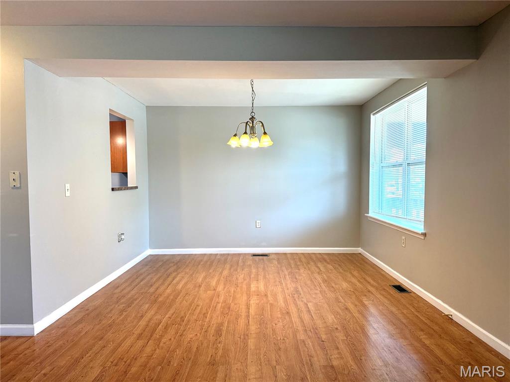 St Louis, Missouri 63106, United States, 3 Bedrooms Bedrooms, ,2 BathroomsBathrooms,Residential,Pending,201461