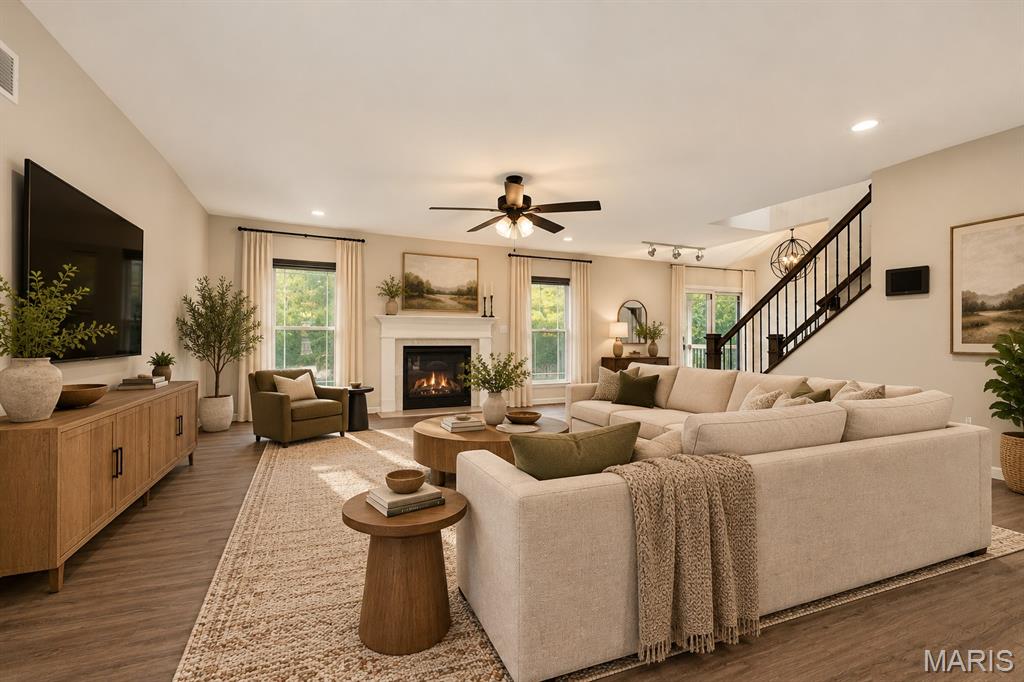 1122 Daltons Way