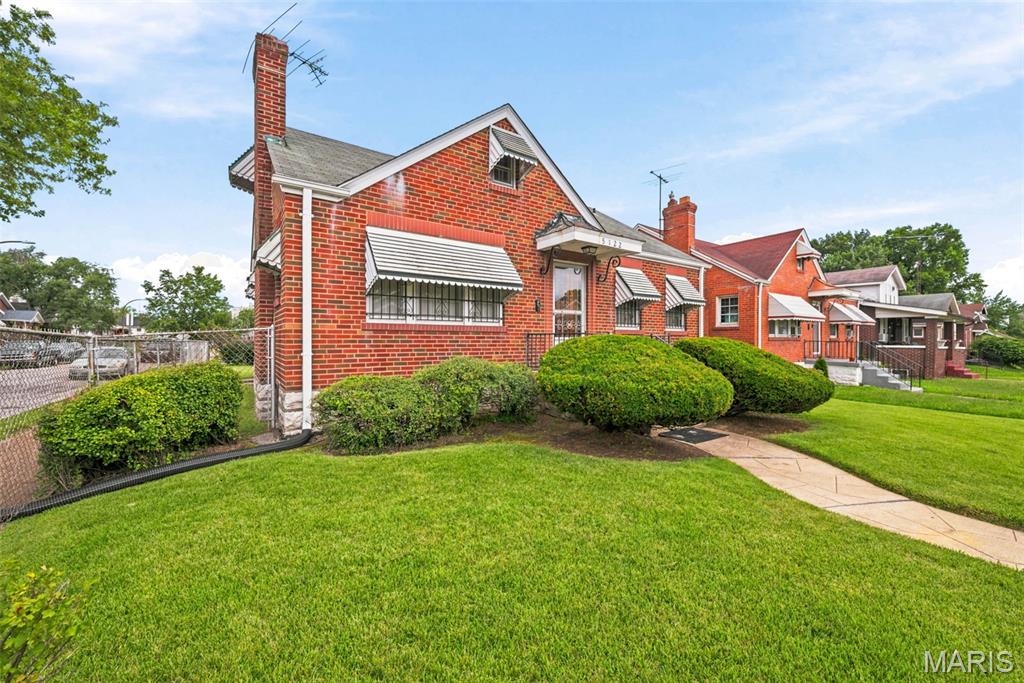 Photo of 5122 Aubert Avenue, St Louis, MO 63115 (MLS # 26035732)