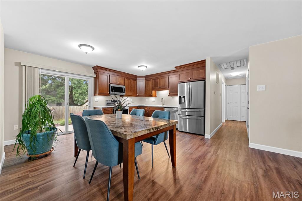 St Peters, Missouri 63376, United States, 3 Bedrooms Bedrooms, ,2 BathroomsBathrooms,Residential,Pending,147077