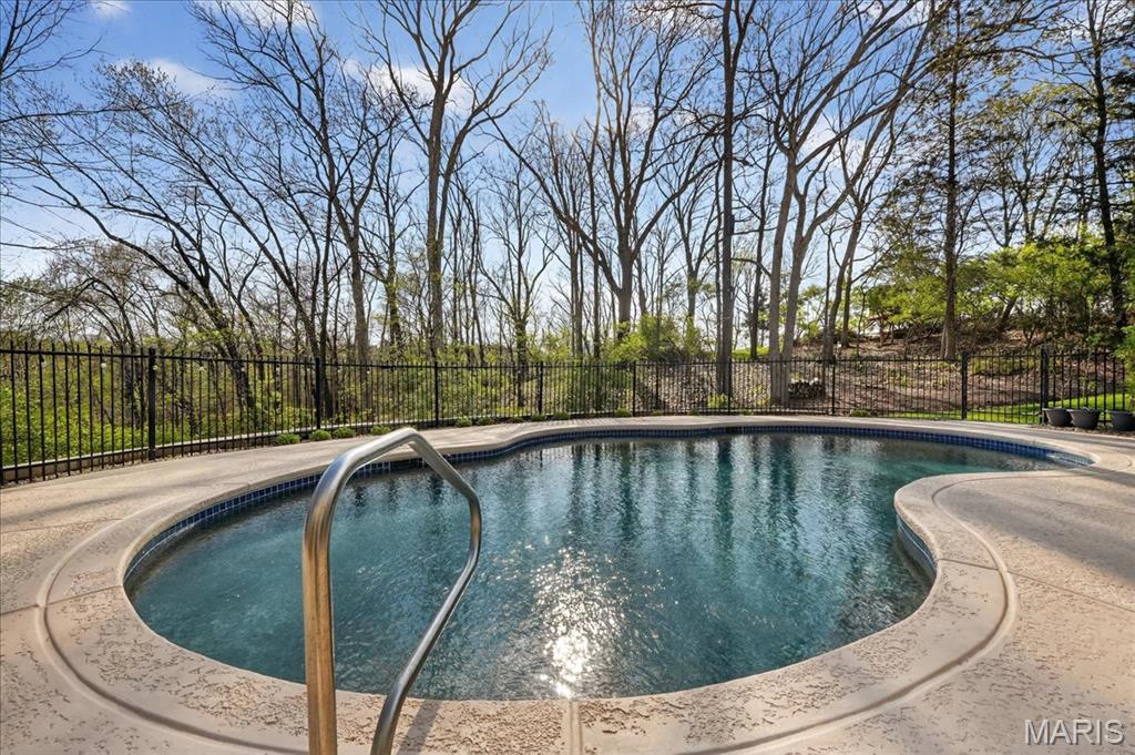 Linden Grove Lane - Residential