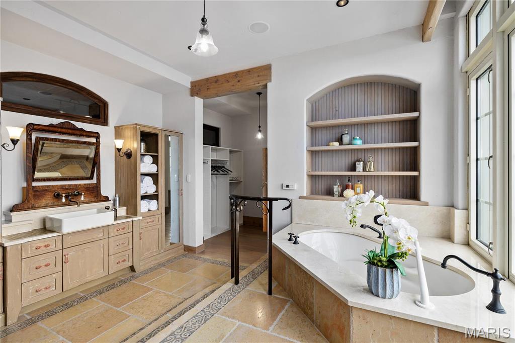 Plaza In Clayton A Condo The - Residential