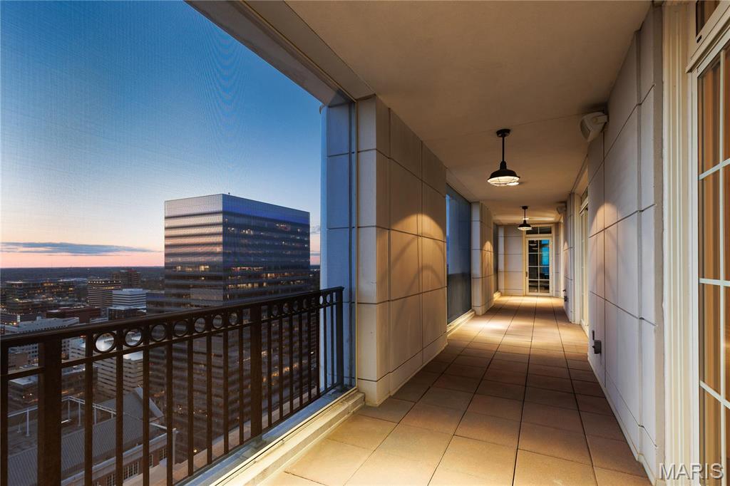 Plaza In Clayton A Condo The - Residential