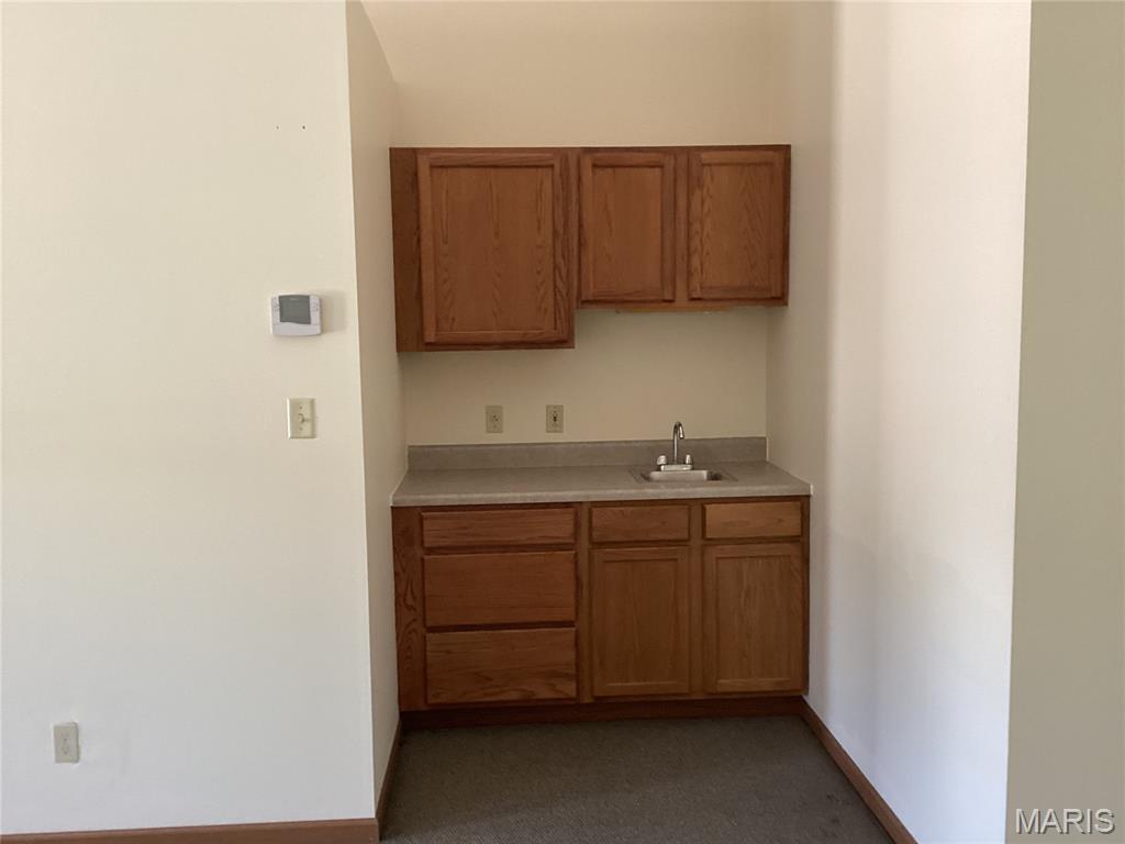 405 W Highway 50 W 800