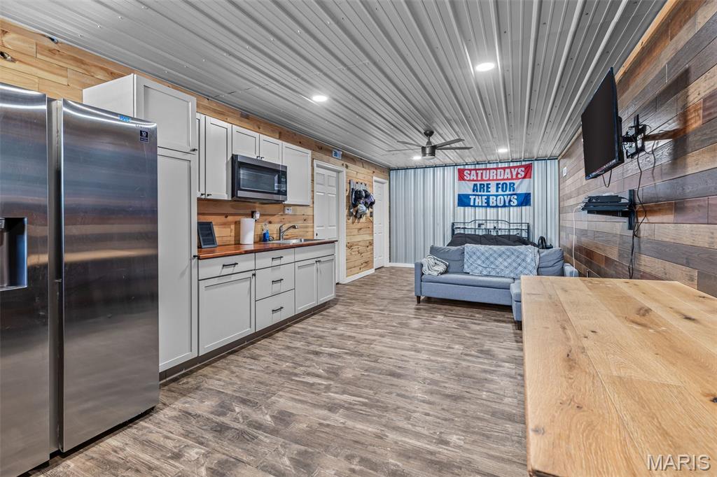 Brook Stone - Residential