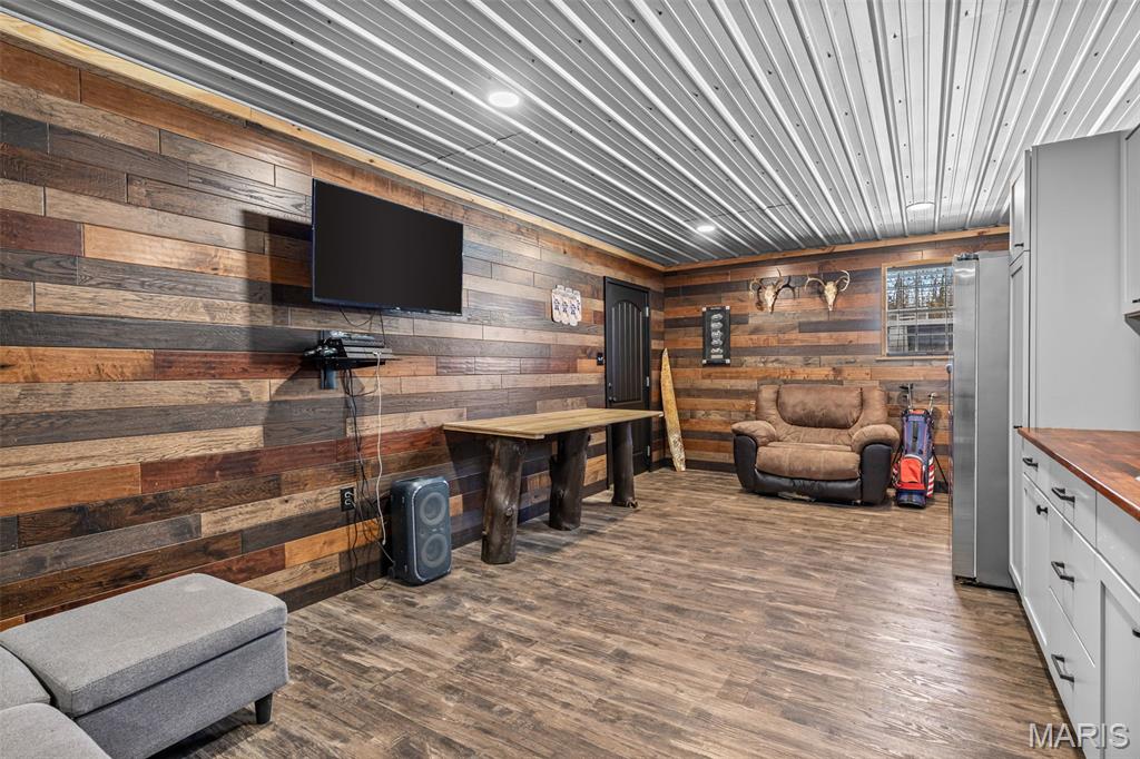 Brook Stone - Residential