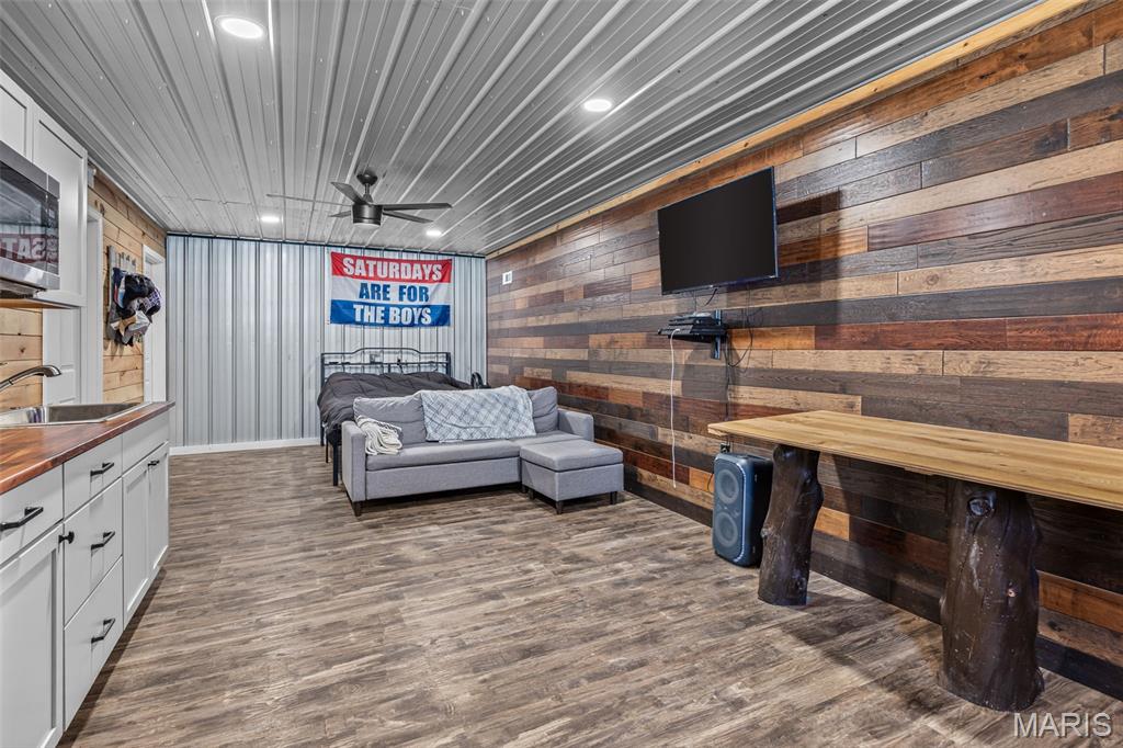 Brook Stone - Residential