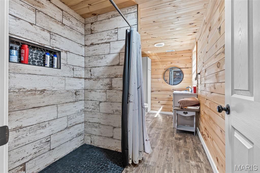 Brook Stone - Residential