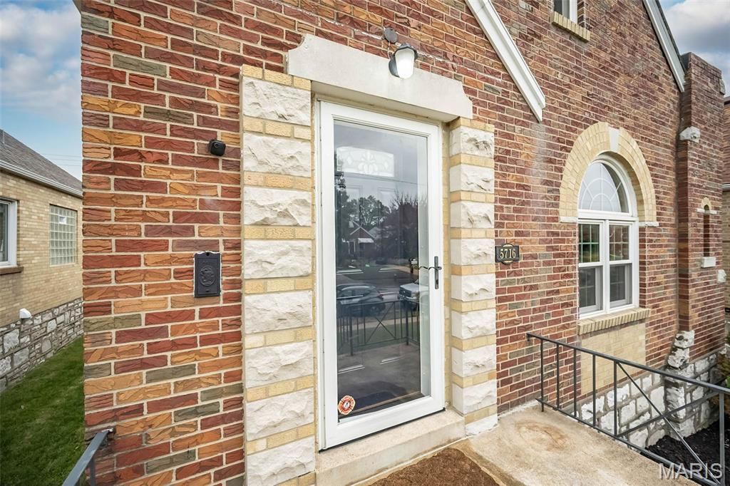 Photo of 5716 Pernod Avenue, St Louis, MO 63139 (MLS # 25072391)