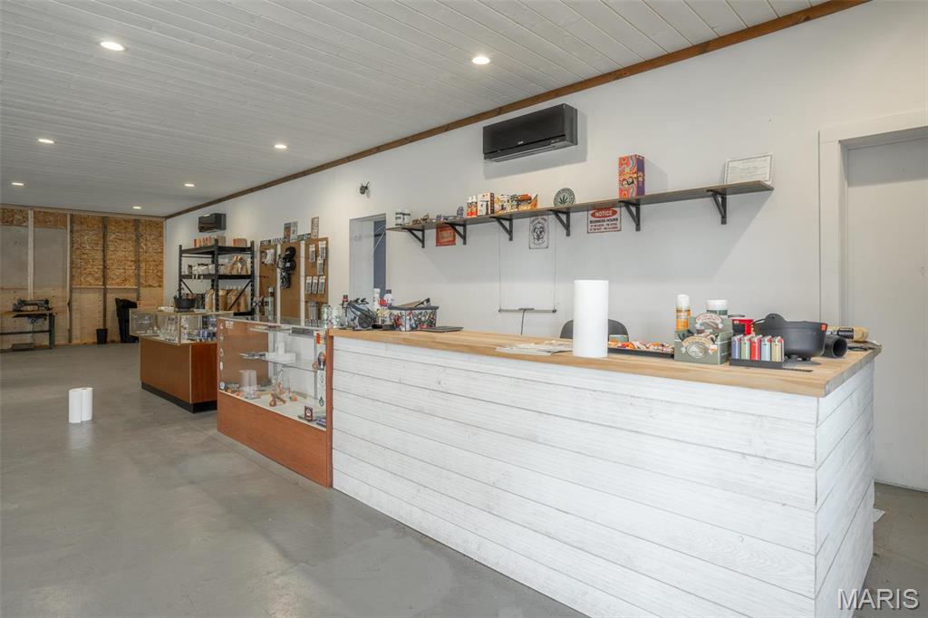 BC HUDSON'S 2ND SUB - Commercial Sale