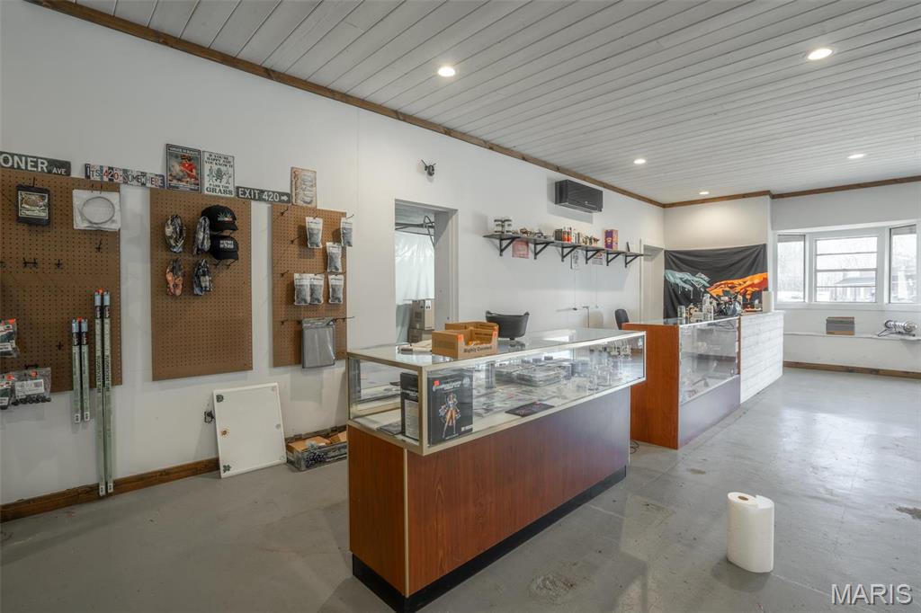 BC HUDSON'S 2ND SUB - Commercial Sale