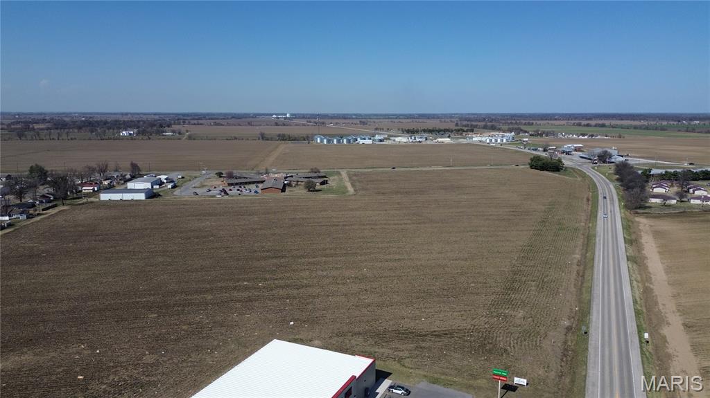 NORTH 28 CHAINS OF E1/2 NE1/4, W/HWY 61, SECTION - Commercial Sale