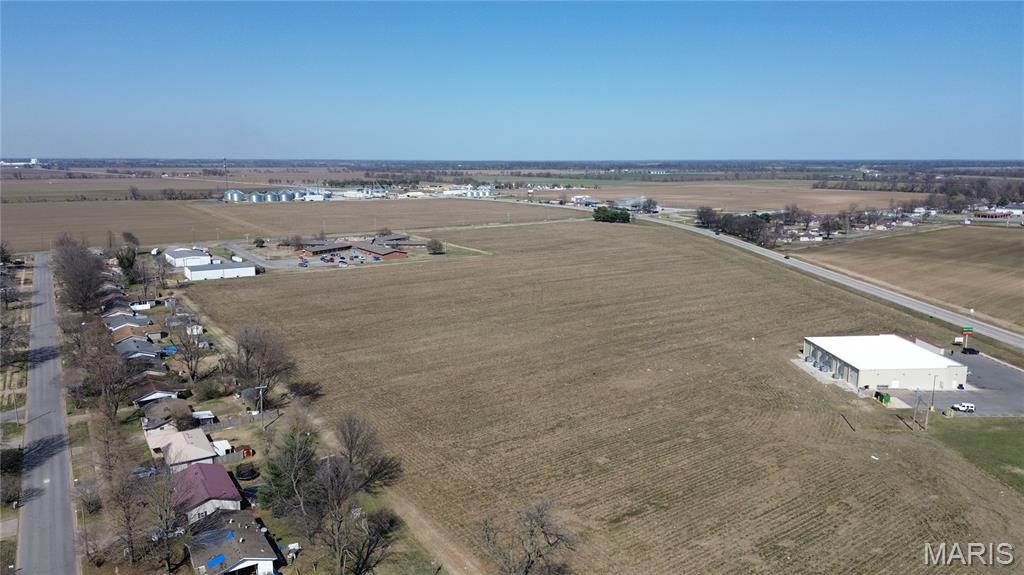 NORTH 28 CHAINS OF E1/2 NE1/4, W/HWY 61, SECTION - Commercial Sale