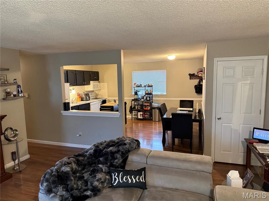 Photo of 2333 Bensonhurst Drive, Florissant, MO 63031 (MLS # 26004198)